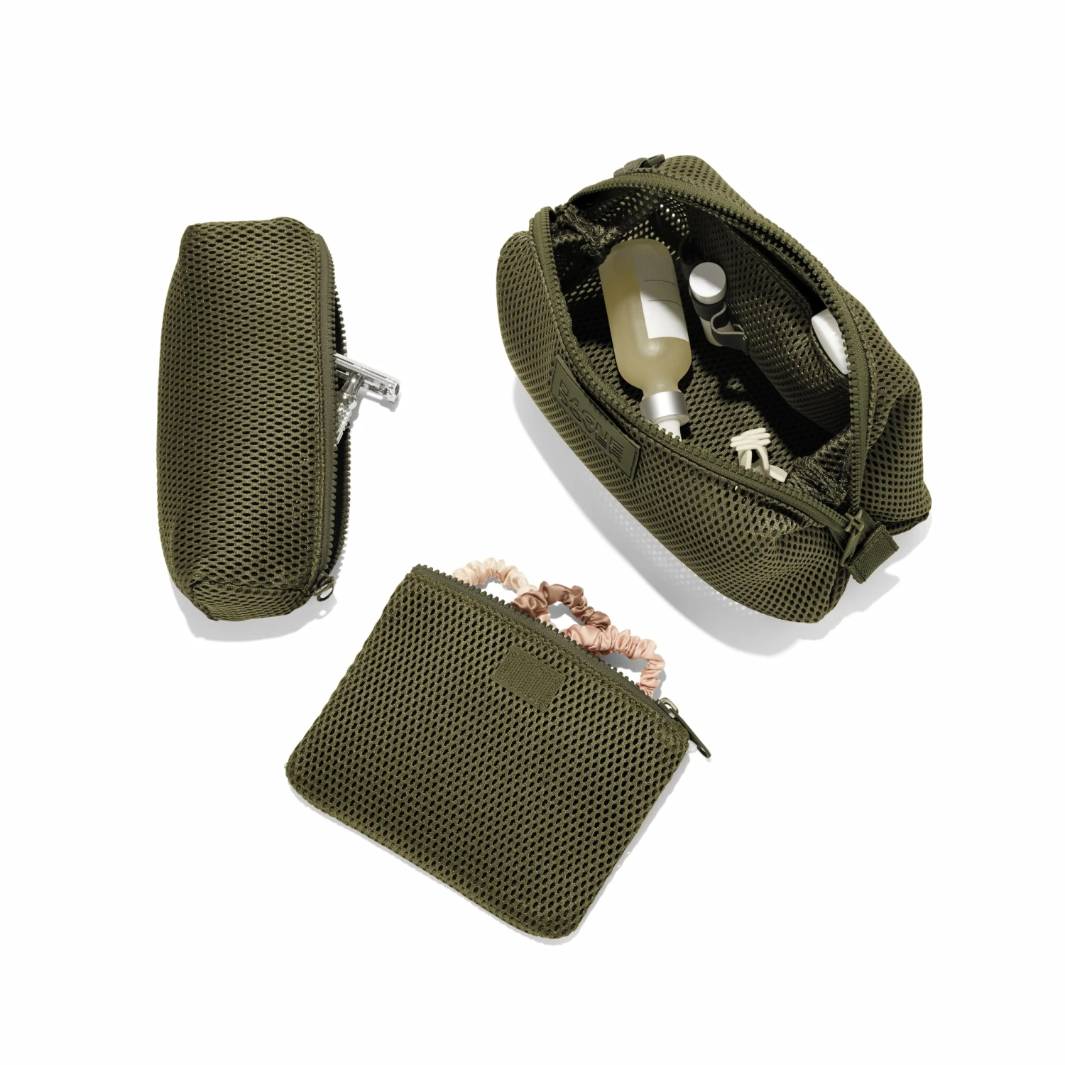 Hunter Toiletry Bag In Dark Moss Air Mesh, Large 18 Hunter Toiletry Bag In Dark Moss Air Mesh, Large - Image 16