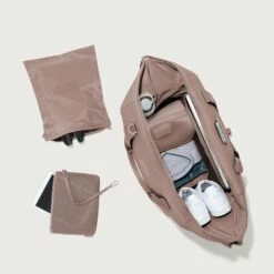 Landon Carryall In Dune, Extra Large 25 Landon Carryall In Dune, Extra Large -Rimowa Sale 365 Landon Dune XL 1785 2048x2048 EDEAE8