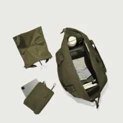 Landon Carryall In Dark Moss Air Mesh, Extra Large 27 Landon Carryall In Dark Moss Air Mesh, Extra Large -Rimowa Sale 365 Landon XL Dark Moss Aerialcopy EDEAE8