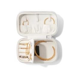 Frankie Jewelry Case In Moonbeam, Small 15 Frankie Jewelry Case In Moonbeam, Small -Rimowa Sale Eco Jewelry Case Small Moon Beam Aerial Compartment Open Proppedcopy2